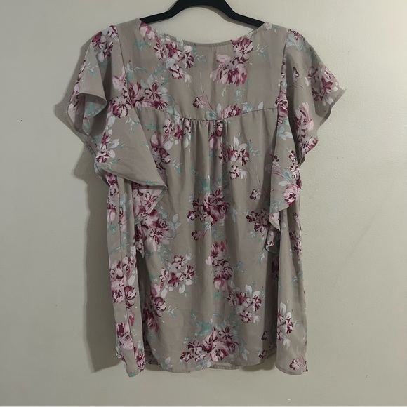 Torrid grey ruffle georgette top size 1 - Picture 2 of 4